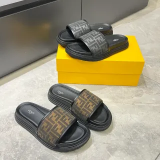 Fendi FF Monogram صندل منصة