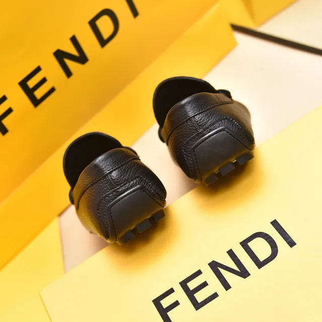 Fendi Monster أسود ذهبي جلد مقشف سكيب أون لوفر 3