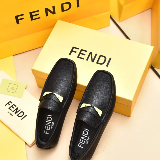 Fendi Monster أسود ذهبي جلد مقشف سكيب أون لوفر 4