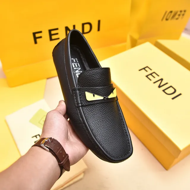 Fendi Monster أسود ذهبي جلد مقشف سكيب أون لوفر 6