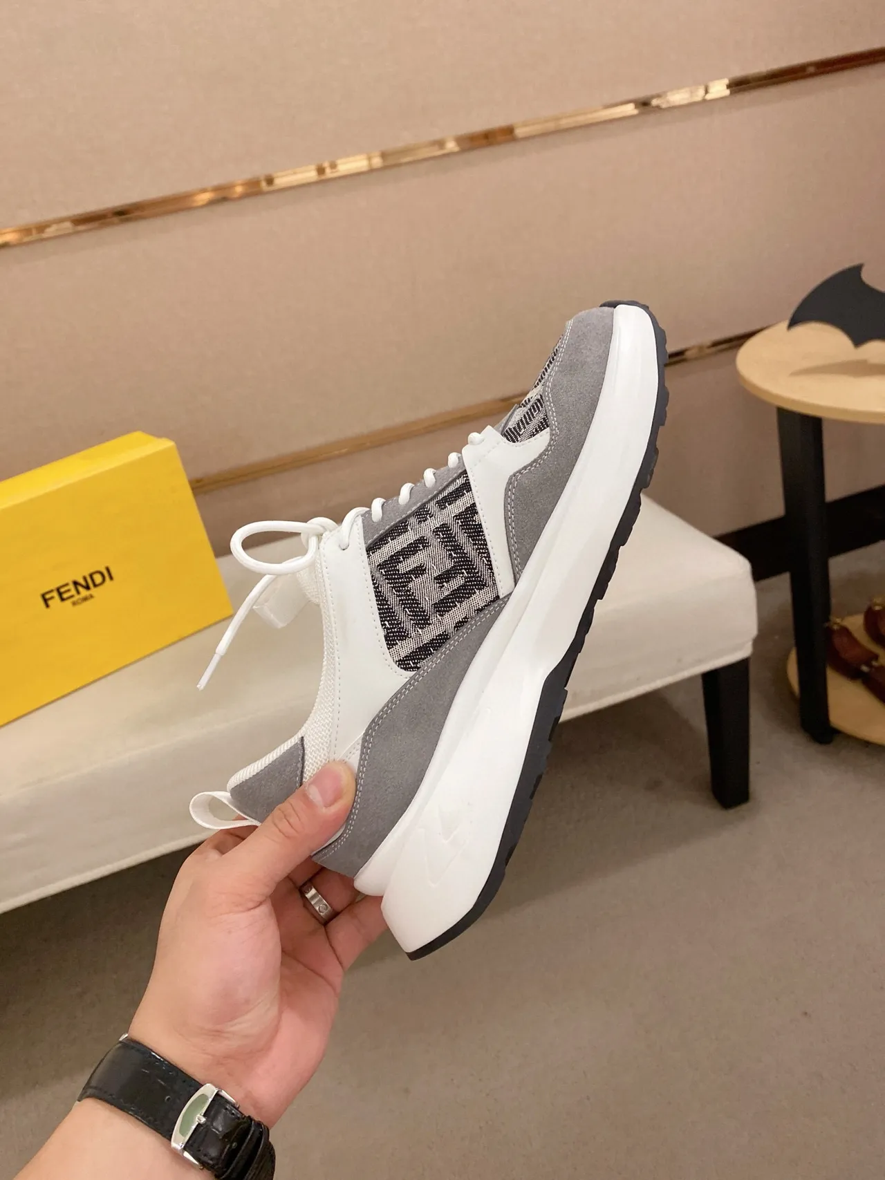 Fendi Run Away Gris Blanc FF Monogram Jacquard Semelle multicouche Sneakers chunky 5