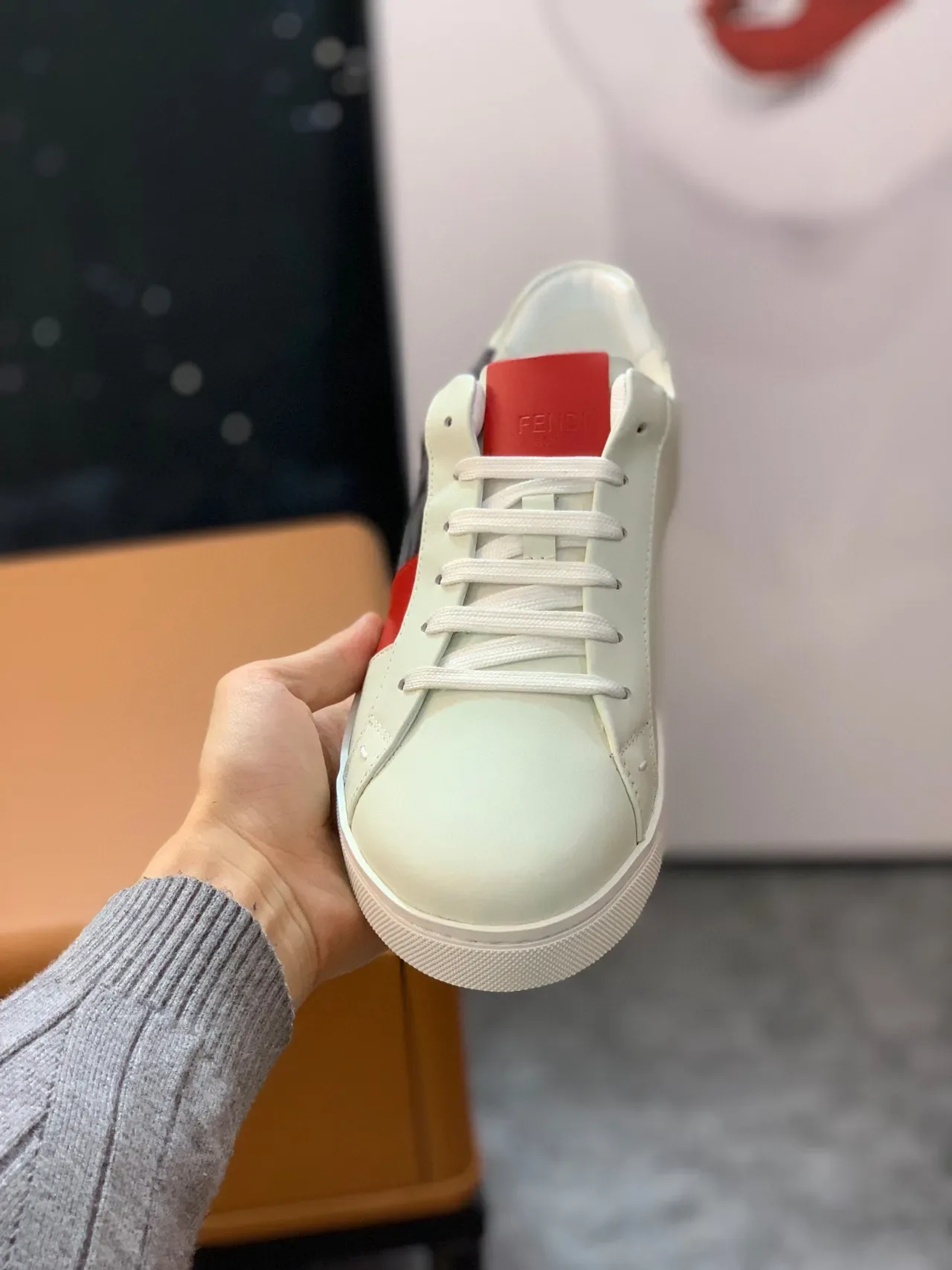 Fendi 白红 低帮 皮革和锦缎鞋面 生活方式运动鞋 8