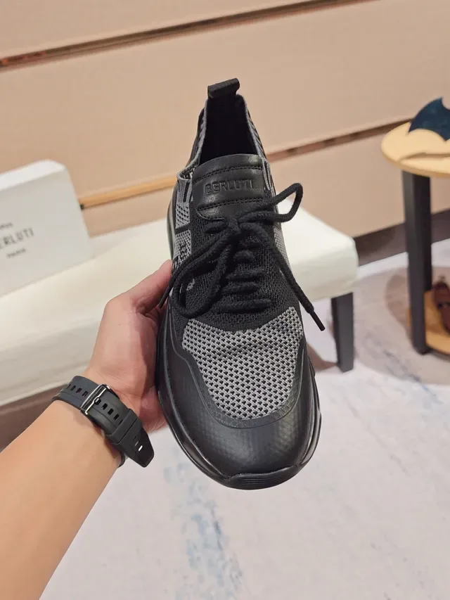 Berluti Tênis Preto Cinza com Superior em Mesh e Painel Sintético, Sola Esculturada Translucida 2