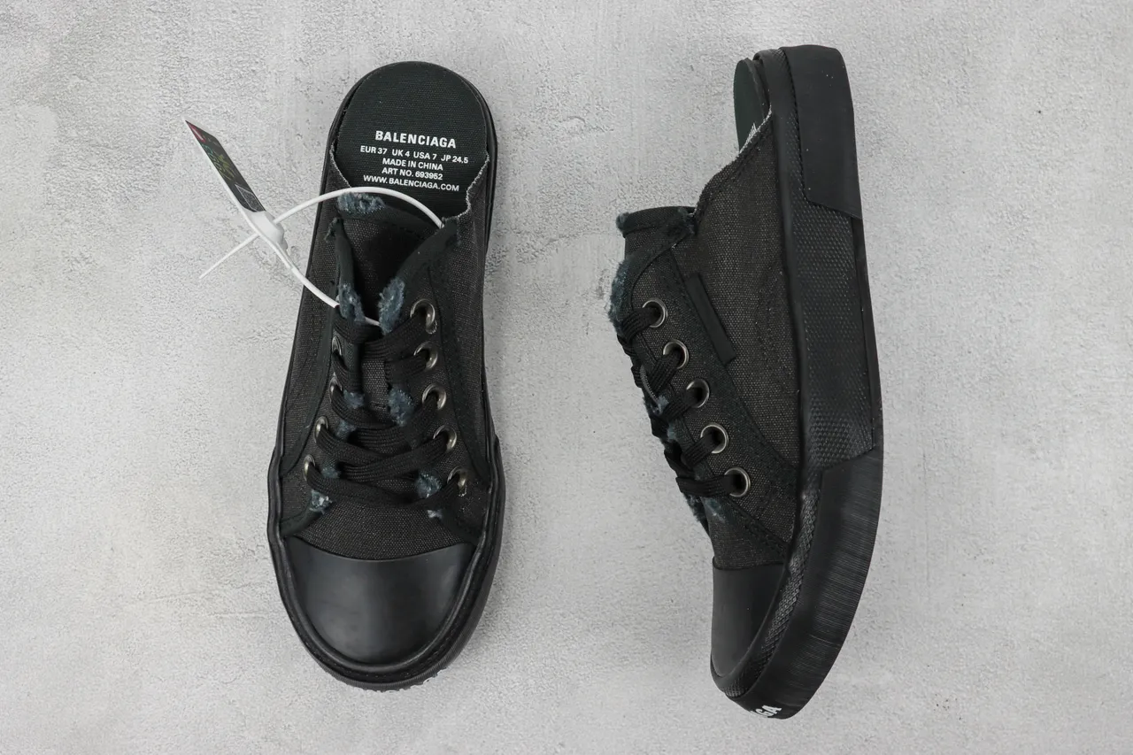 Chaussure de toile noire à lacets et à enfiler 3