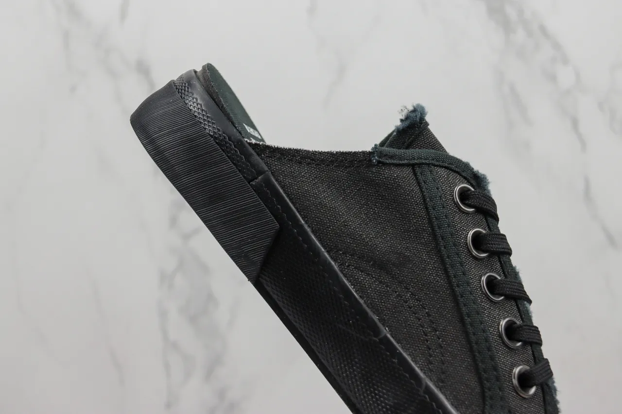Chaussure de toile noire à lacets et à enfiler 5
