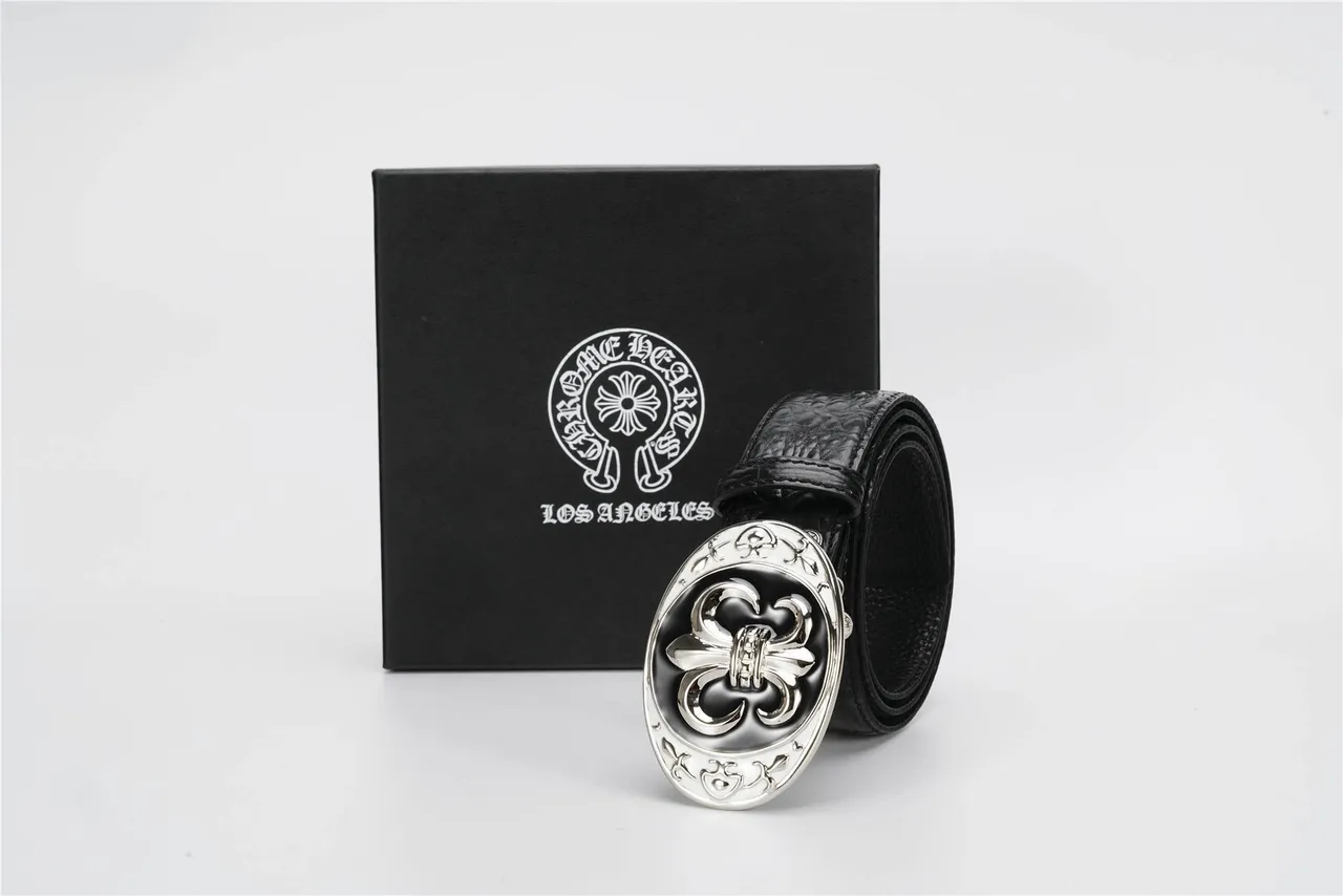 Ceinture en cuir noire avec boucle argentée fleur de lis ornée crocodile embossé 6