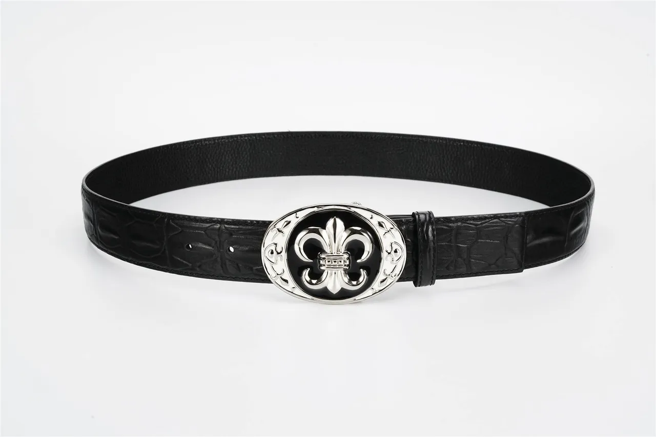 Ceinture en cuir noire avec boucle argentée fleur de lis ornée crocodile embossé 9