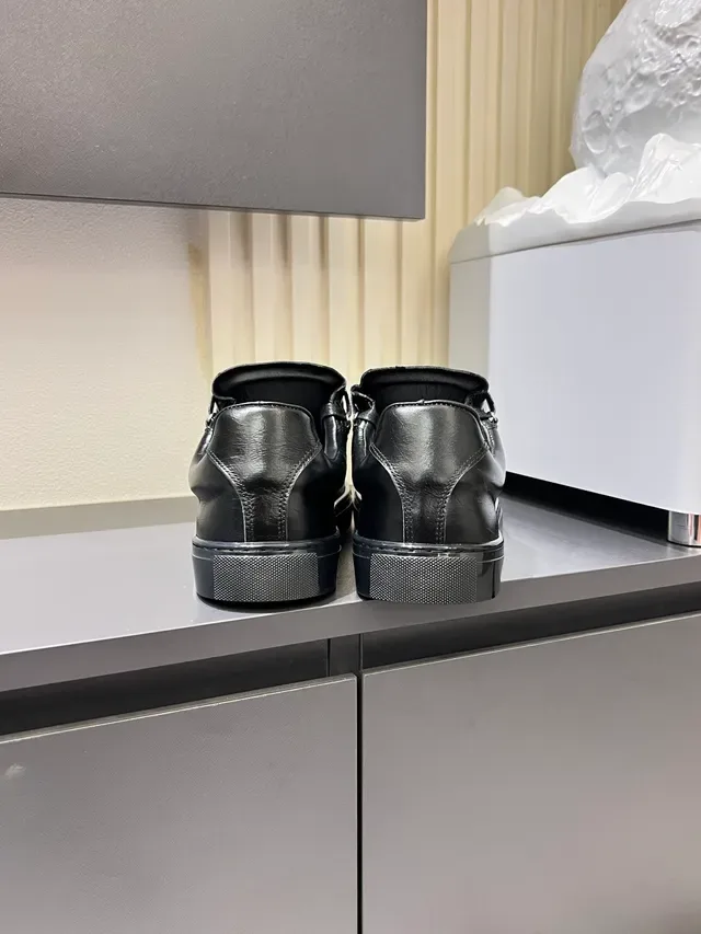 Black Smooth Leather Low-Top Platform Sneakers 2