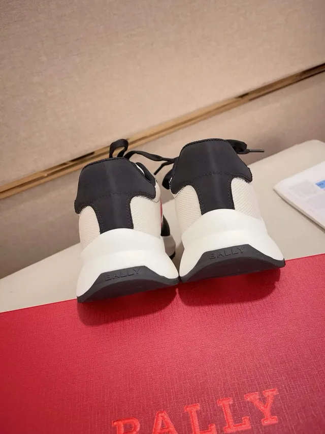 Black White Red Striped Chunky Midsole Lifestyle Sneaker 3