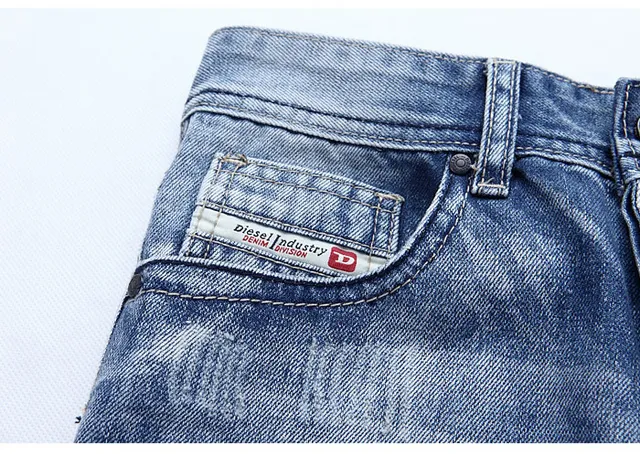 Shorts de Denim Azul Negro con Lavado Medio y Dobladillo Acanalado 6