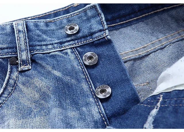 Shorts de Denim Azul Negro con Lavado Medio y Dobladillo Acanalado 7