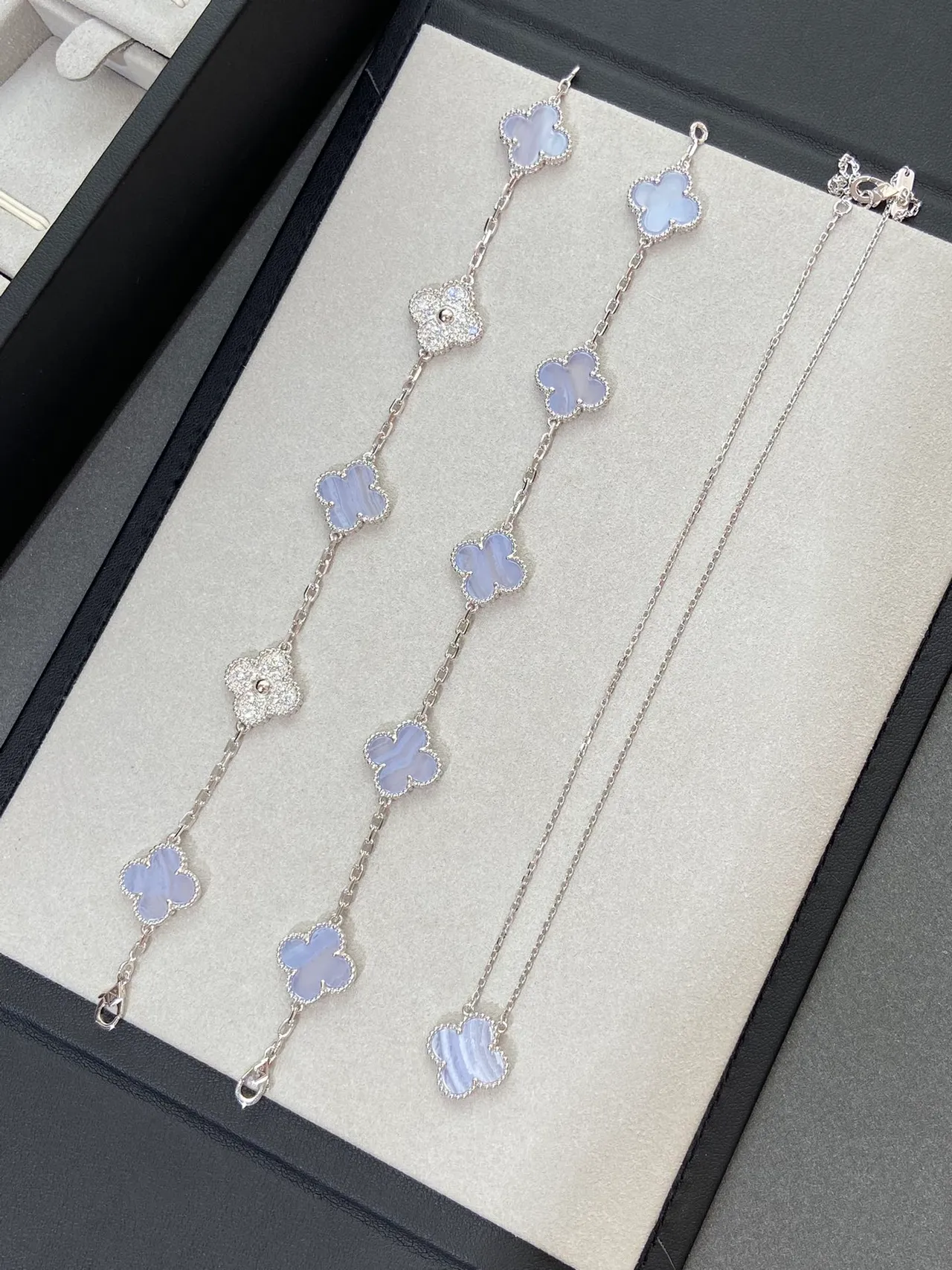 Blue Silver Clover-Link Beaded Bezel Bracelet 3