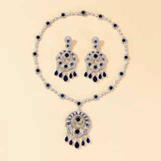 Collier bleu argent filigrané orné au style de lustre multi-niveaux
