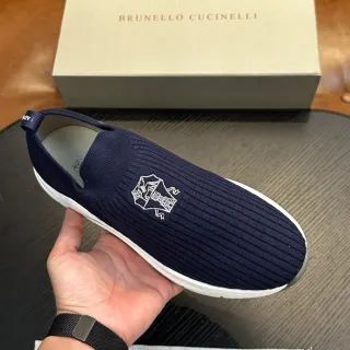 Brunello Cucinelli أحذية كاجوال ستركة مائلة من الخياطة البحرية سهل الارتداء