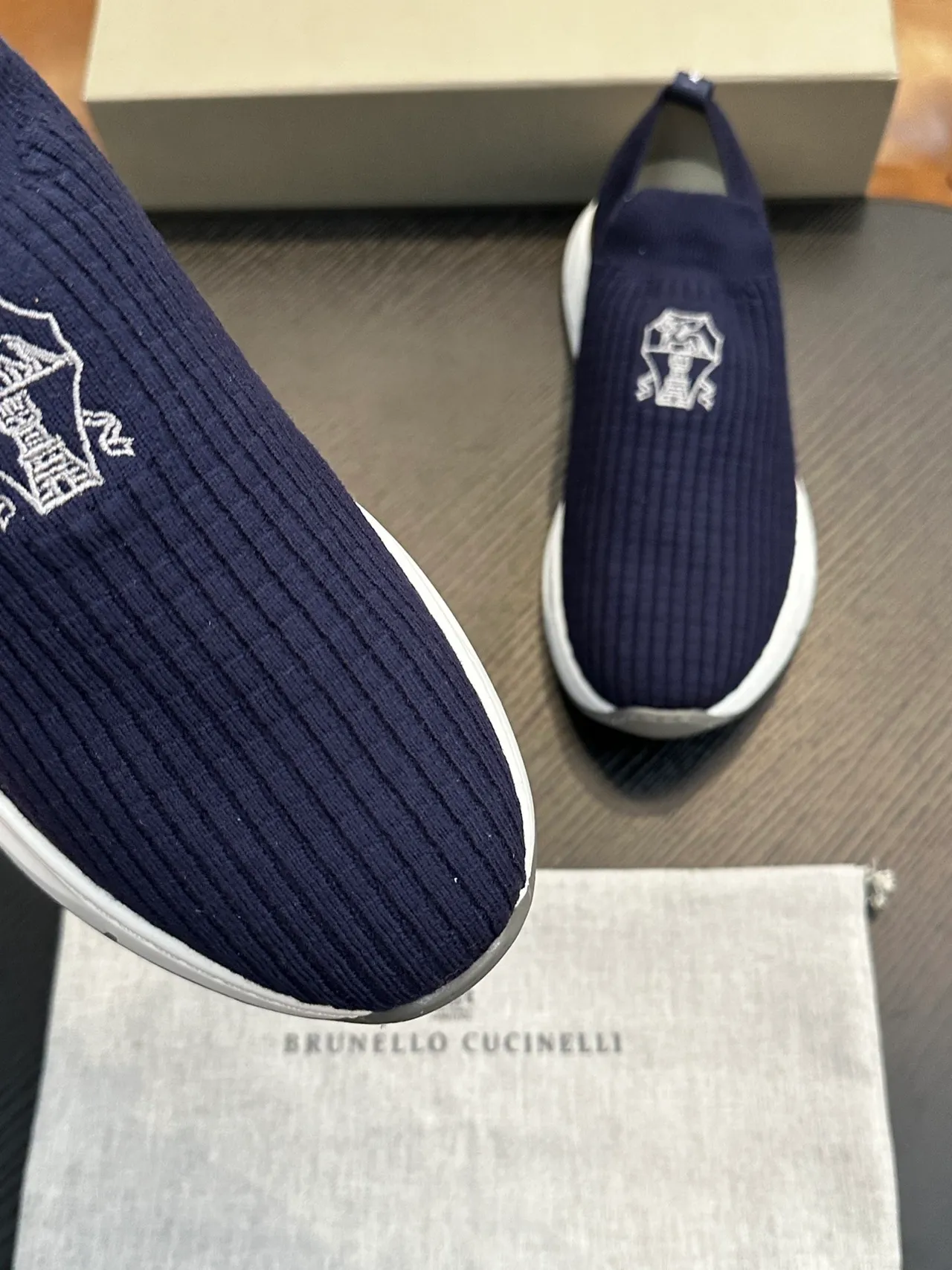 Brunello Cucinelli sapatos casuais slip-on de tricô ribeteado marinho 6