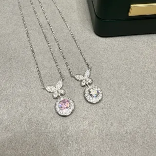 প্রজাপতি মোটিফ Pavé Halo গোল পেন্ডেন্ট নেকলেস