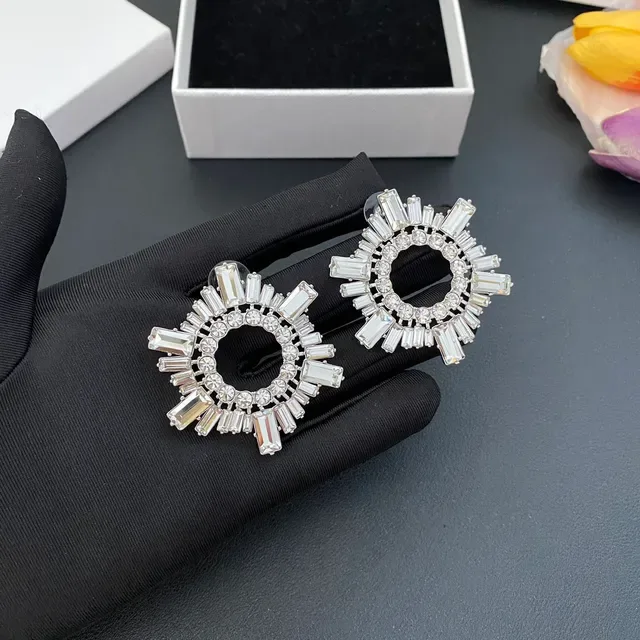 Circular Radiating Baguette-Cut Crystal Stud Earrings 5