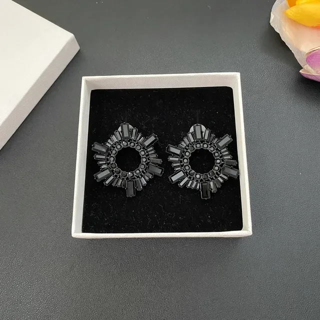 Circular Radiating Baguette-Cut Crystal Stud Earrings 6