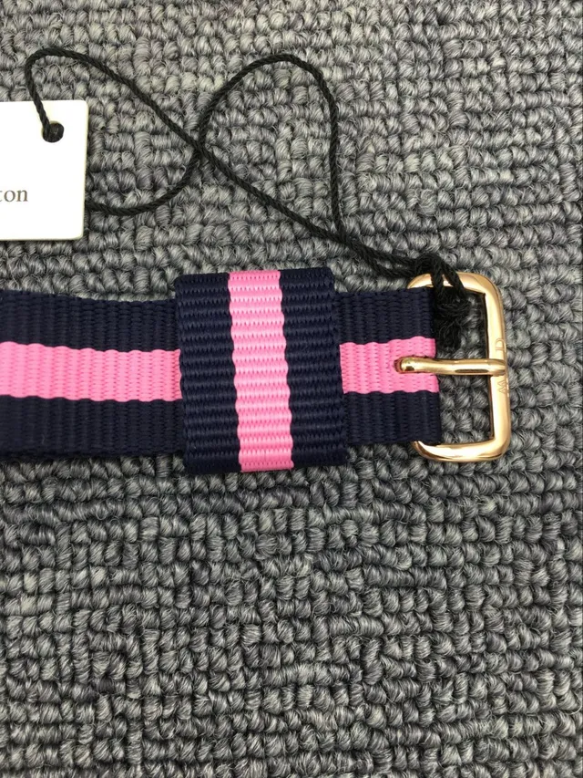 Daniel Wellington Montre Quartz Minimaliste Sangle NATO Navy Pink 2