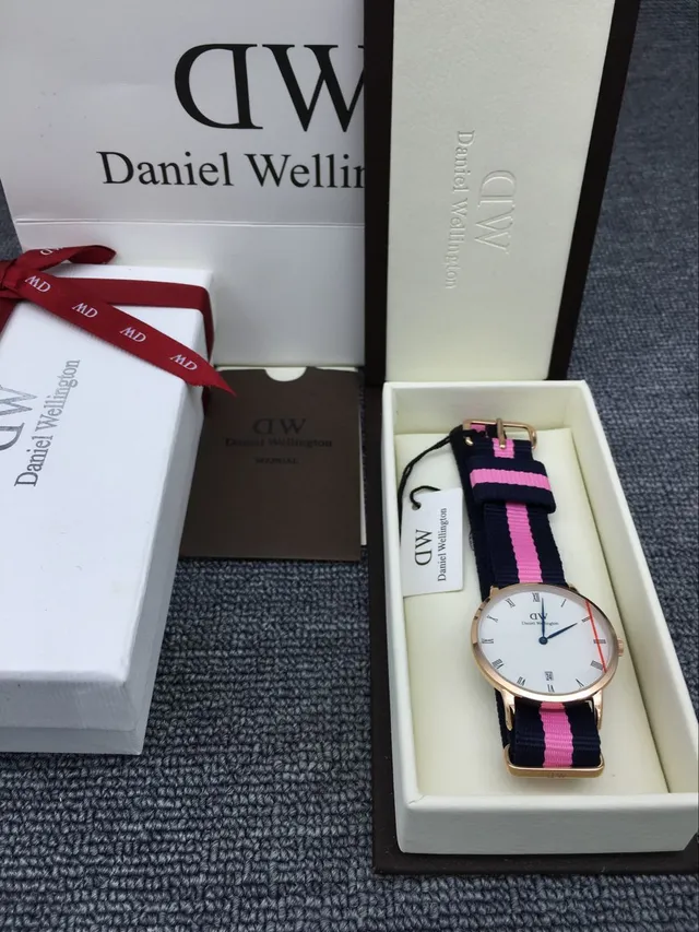 Daniel Wellington Montre Quartz Minimaliste Sangle NATO Navy Pink 6