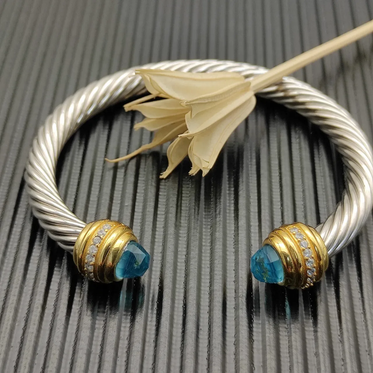 David Yurman Cable Classics Bracelete em metal bicolor prata e dourado trançado 3