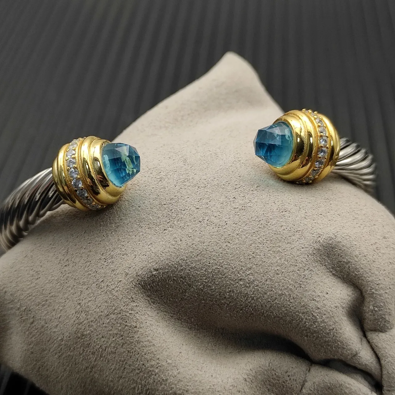 David Yurman Cable Classics Bracelete em metal bicolor prata e dourado trançado 4