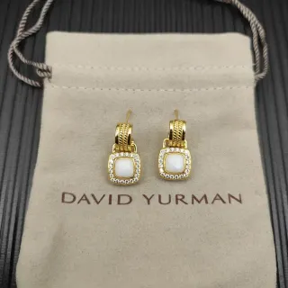David Yurman أقراط كابوكون مربع أبيض ذهبي