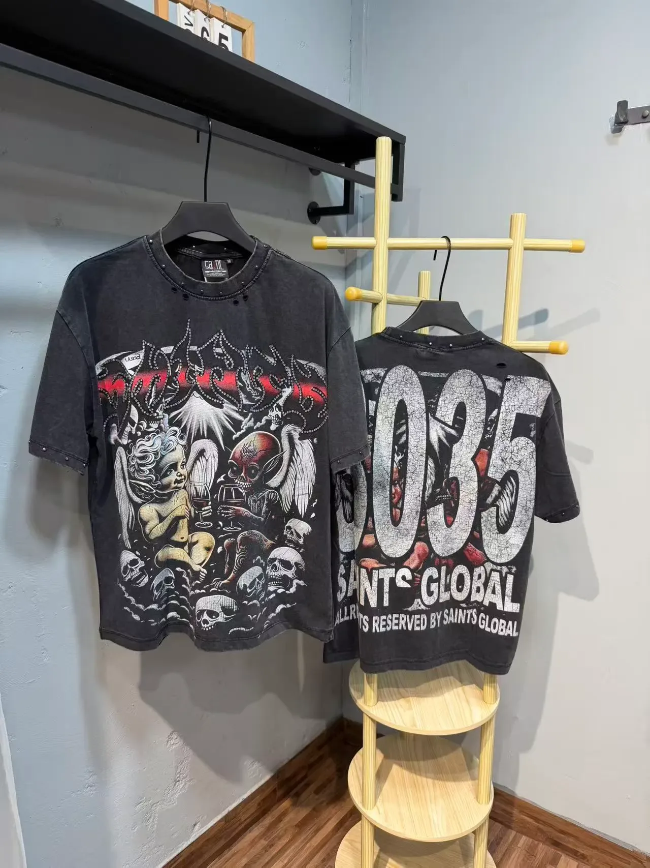 Distressed Black Graphic-Print Oversized T-Shirt 2