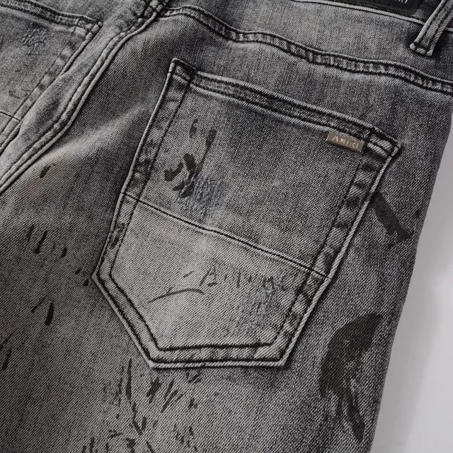 jeans slim-fit cinza lavado com estampa graffiti e design distressed 15