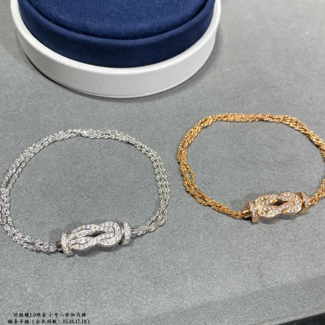Figure-Eight Knot Pavé Crystal Chain Bracelet 9