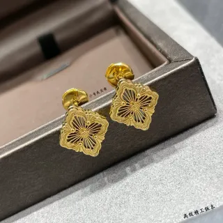 Floral Openwork Gold Stud Earrings