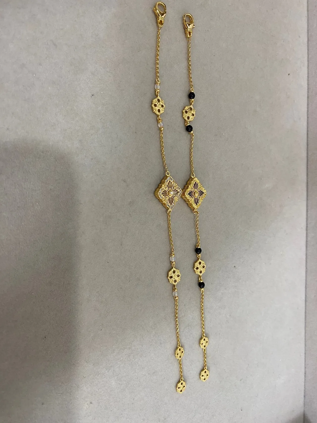 Gold Black Chain Floral Motif Links Bracelet 4