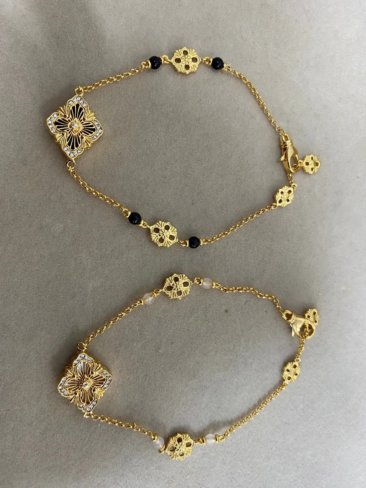 Gold Black Chain Floral Motif Links Bracelet 5