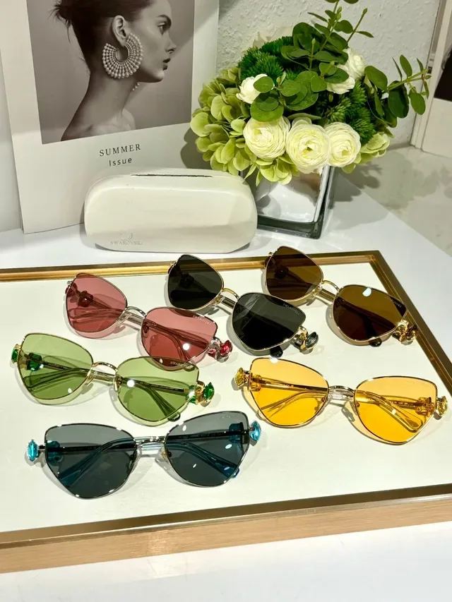 Lunettes de soleil doré vert géométrique forme œil de chat silhouette cadre métallique 4