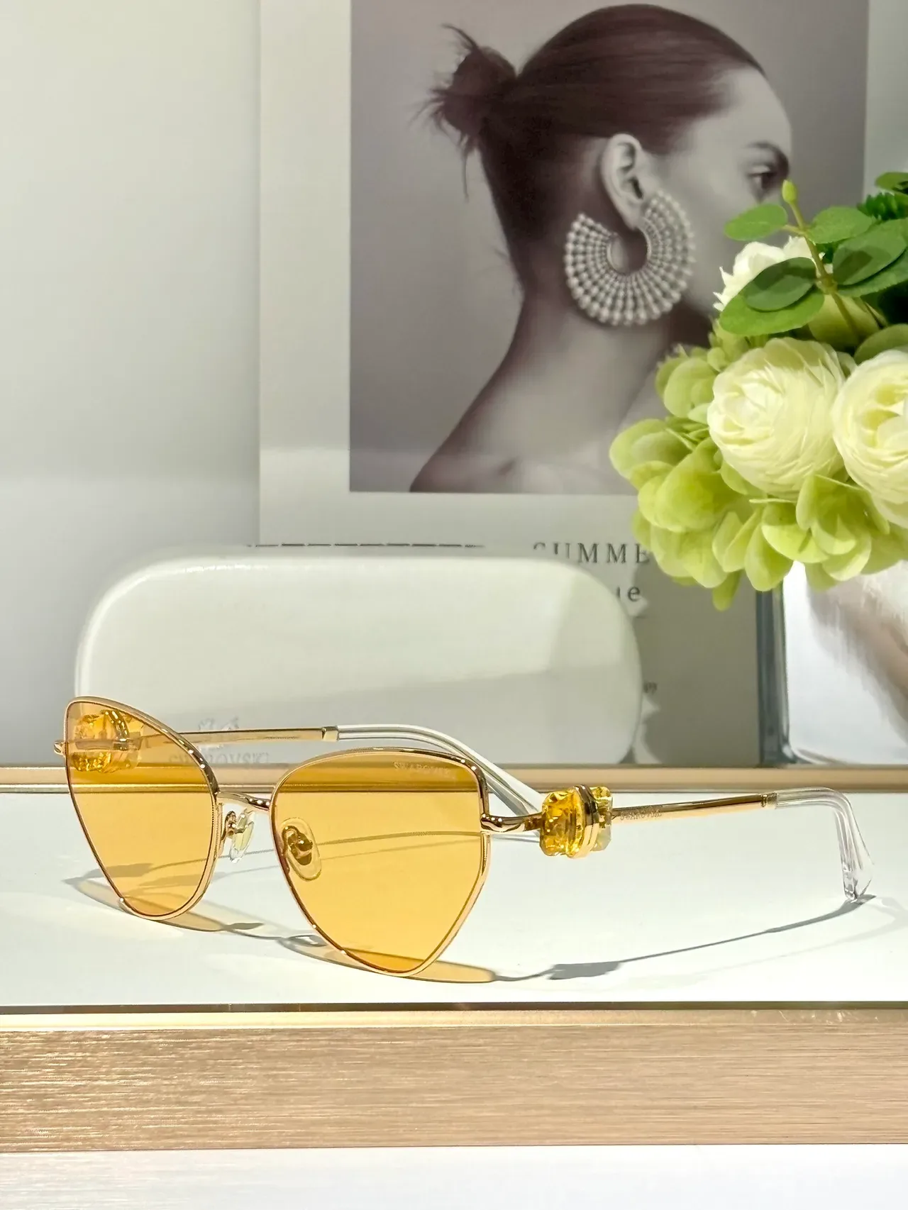 Lunettes de soleil doré vert géométrique forme œil de chat silhouette cadre métallique 8