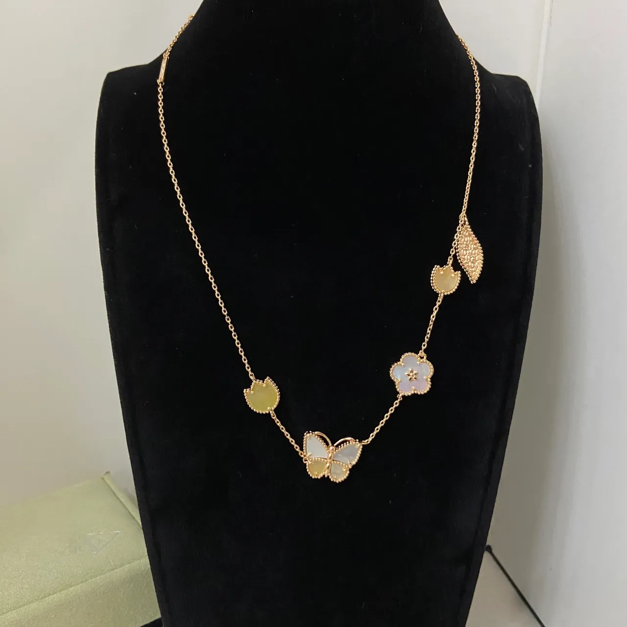 Gold Multicolor Clover-Link Motif Enamel Inlay Necklace 13