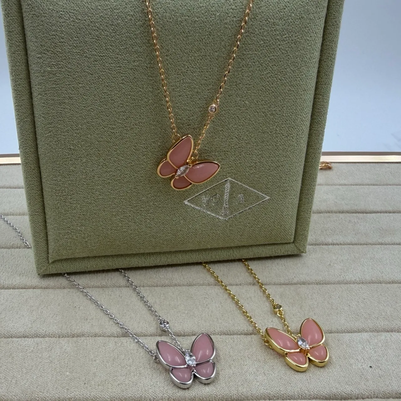 Gold Multicolor Clover-Link Motif Enamel Inlay Necklace 18