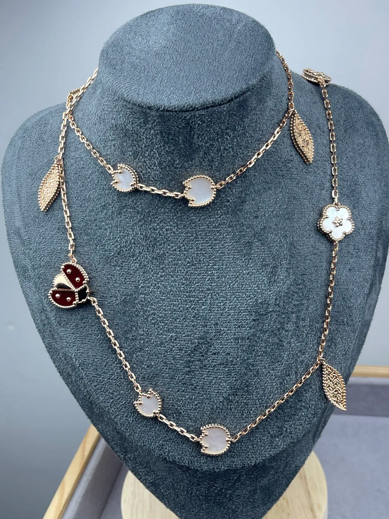 Gold Multicolor Clover-Link Motif Enamel Inlay Necklace 21