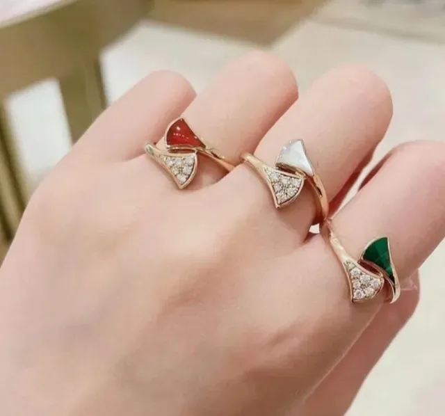 Gold Multicolor Fan-Shaped Motif Pavé-Set Stones Ring 1