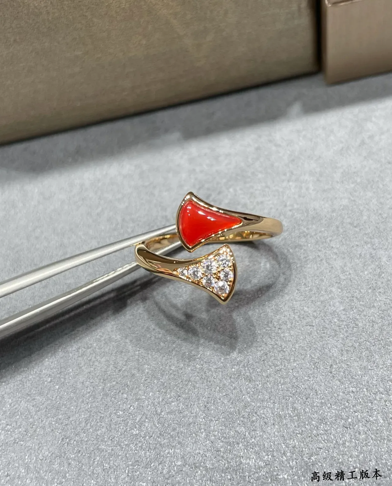 Gold Multicolor Fan-Shaped Motif Pavé-Set Stones Ring 6