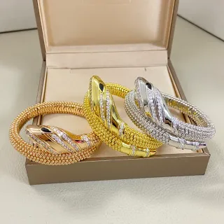 سوارة كريستال Pavé-Set Motif رأس الأفعى ذهبية فضية