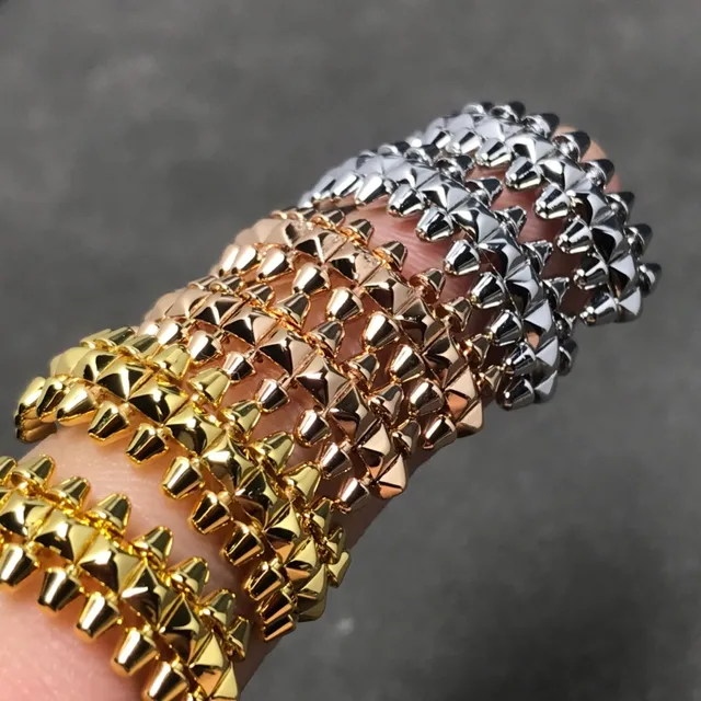 Gold Silver Spiked Pyramid Studs Interlocking Chain-Link Base Ring 2