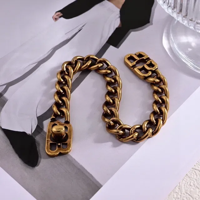 Gold Thick Twisted-Link Chain Necklace 3