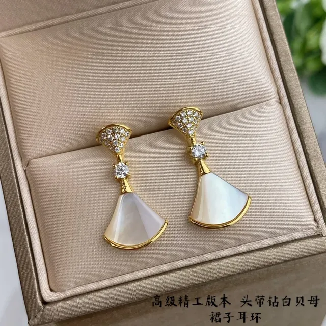 金色扇形白色珍珠母贝水晶耳坠 2
