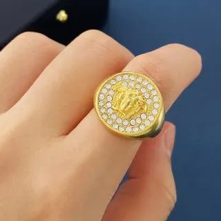 金色调美杜莎头镶嵌水晶币形戒指