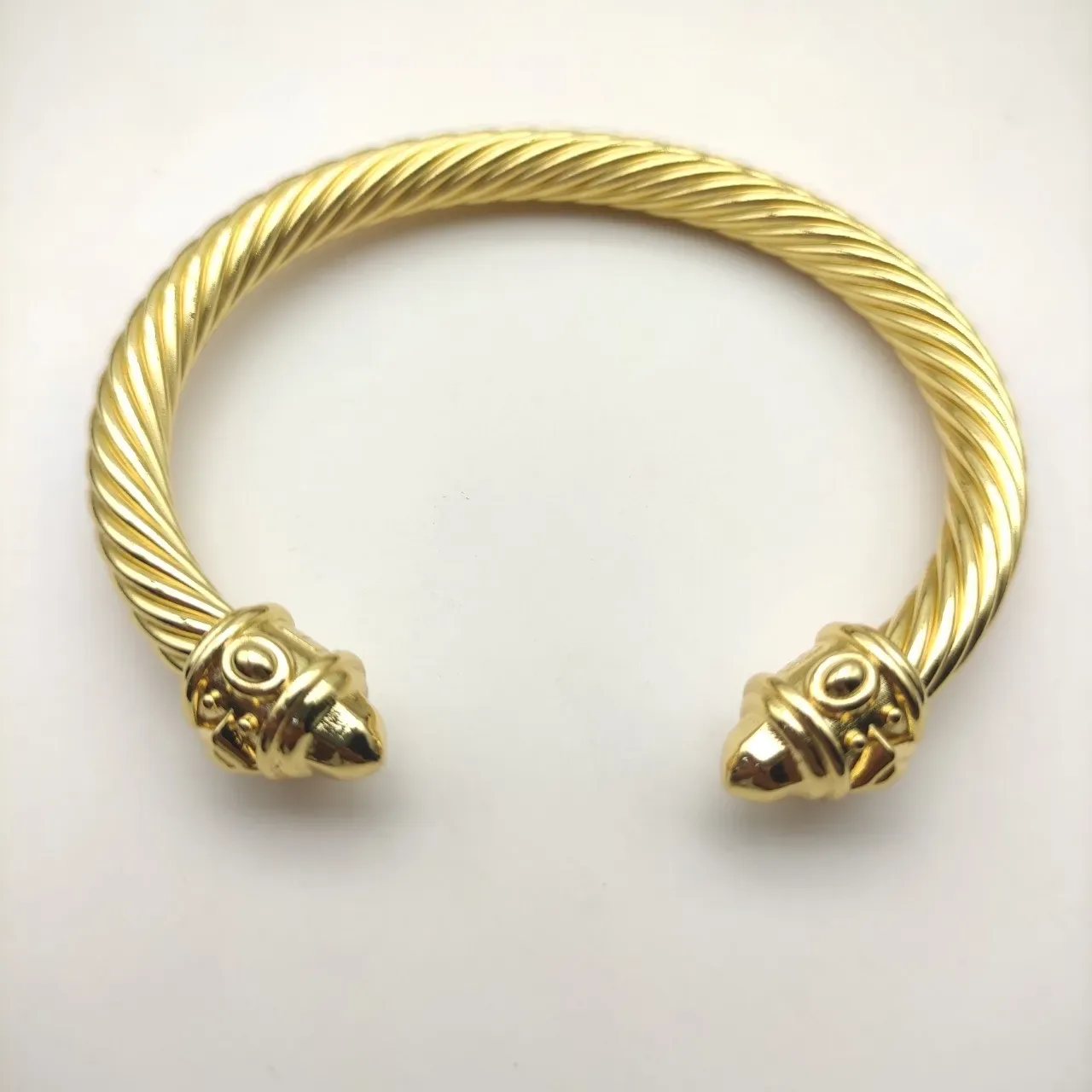 Bisutería Bangle Abierto Dorado Trenzado con Cable 4