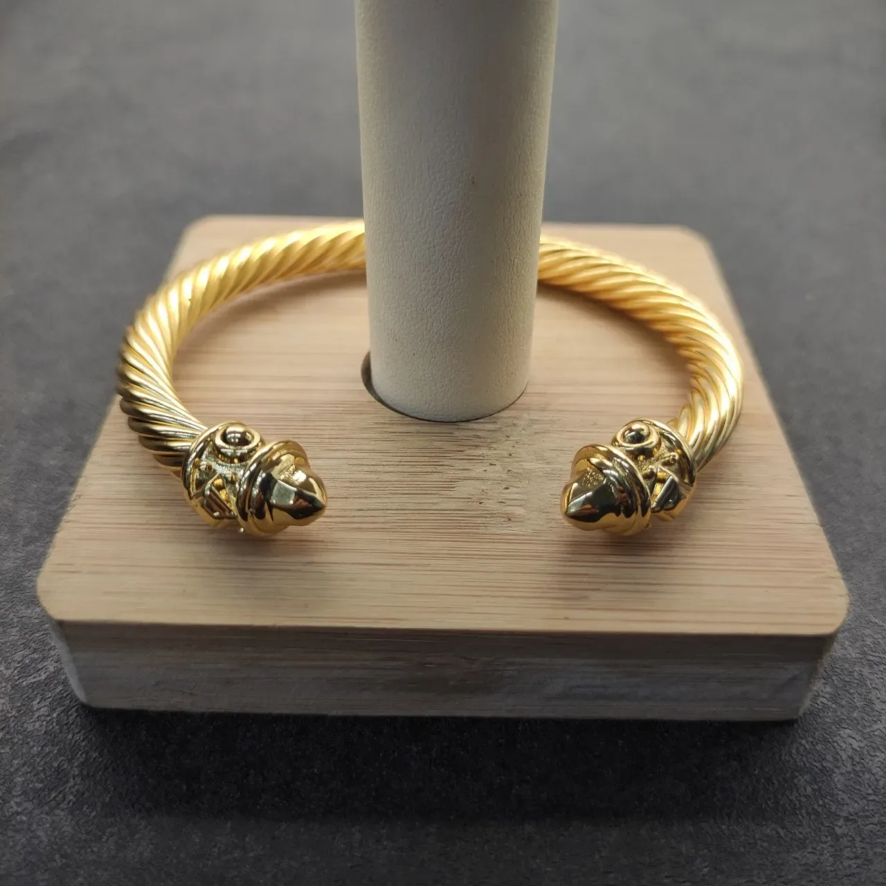 Bisutería Bangle Abierto Dorado Trenzado con Cable 8