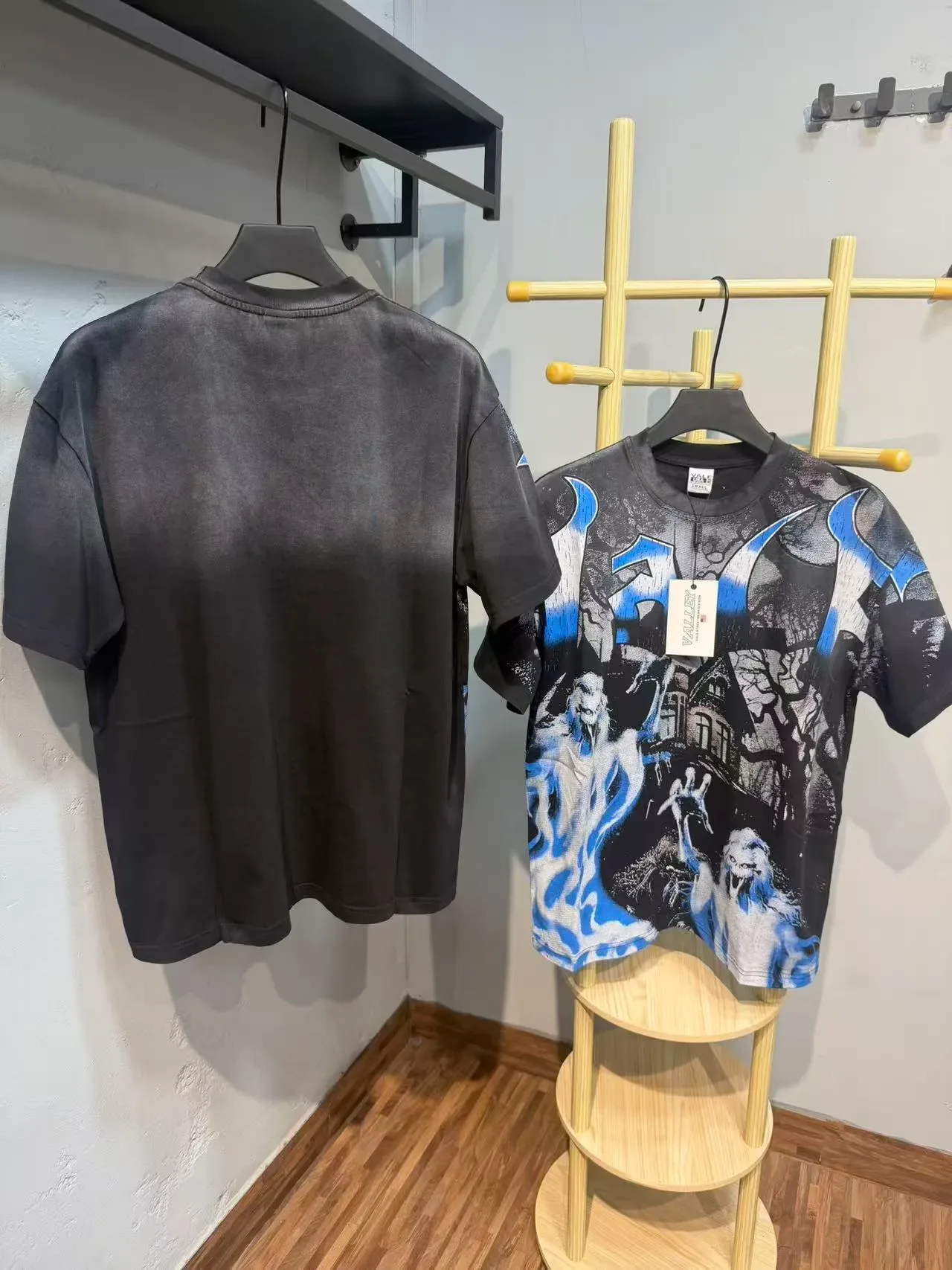 Graphic-Print Horror-Themed Oversized T-Shirt 8