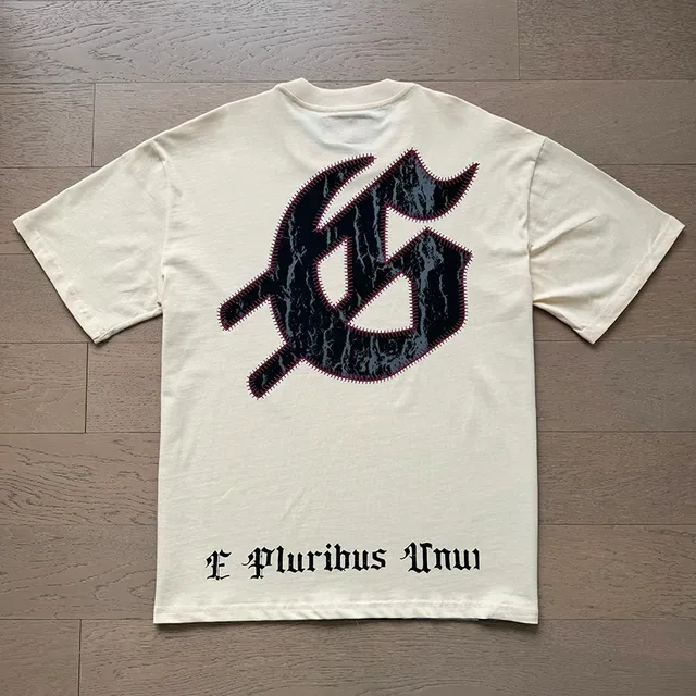 Camiseta oversized de estampa gráfica frente e verso 7