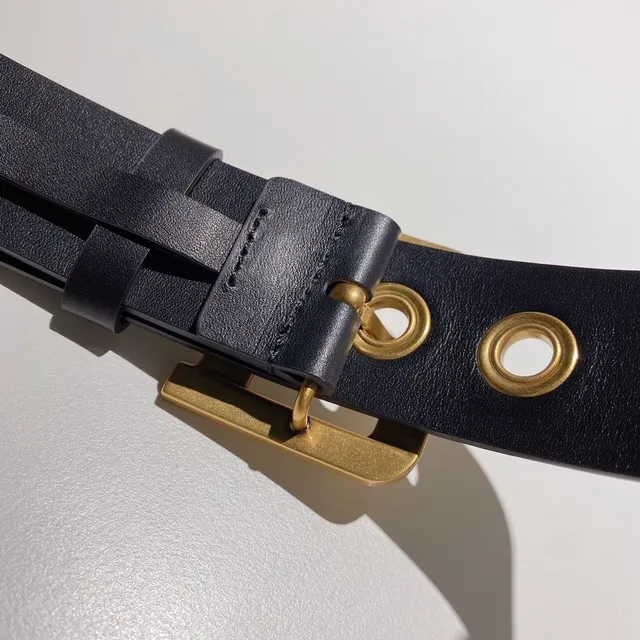Cinto de couro cinza-dourado com fivela D-Ring estreita 5